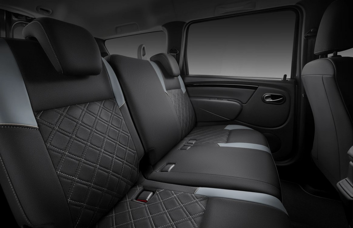 LADA Largus Cross фото 2022 2023