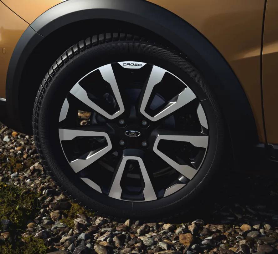 LADA Vesta Cross фото 2022 2023